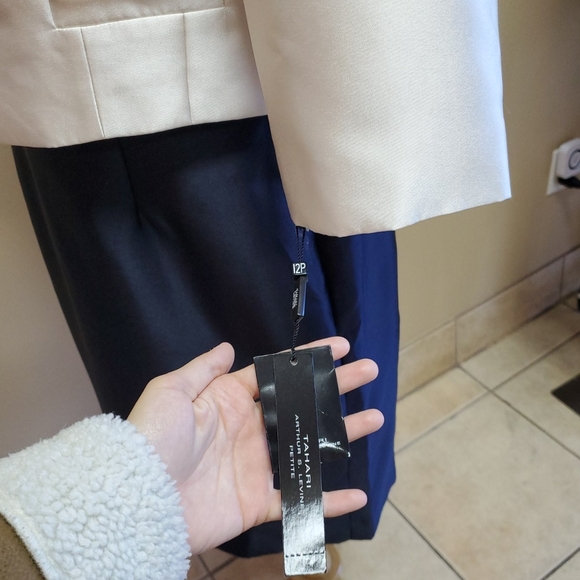 New Tahari 2 Piece Set - Picture 8 of 12